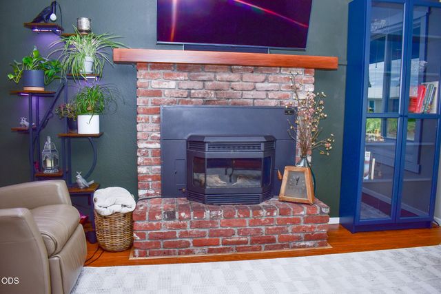 1088 N 5th Street, Central Point, OR 97502