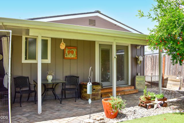 1088 N 5th Street, Central Point, OR 97502