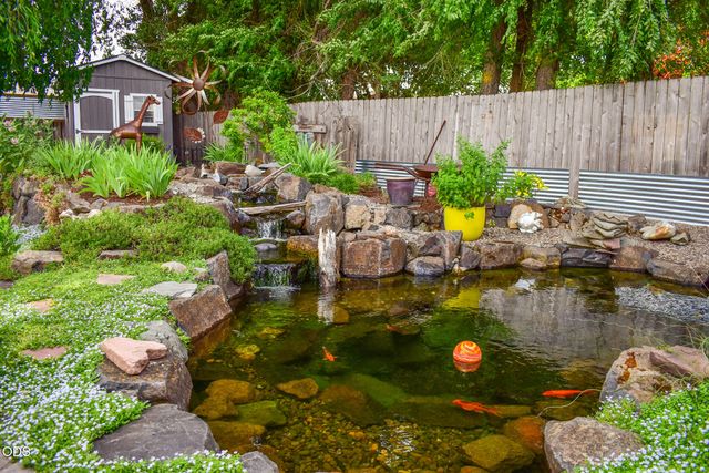 1088 N 5th Street, Central Point, OR 97502