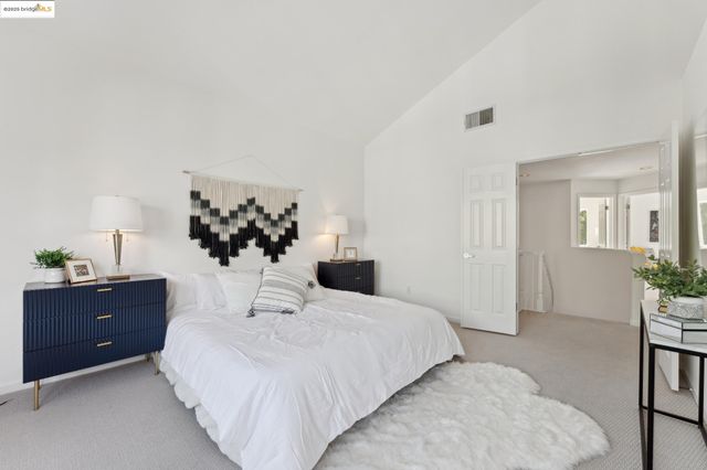 102 Waterview Dr, Richmond, CA 94804