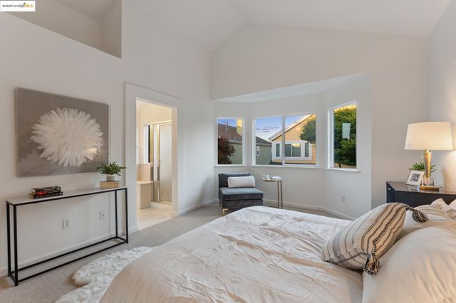102 Waterview Dr, Richmond, CA 94804