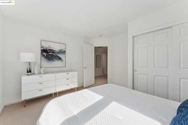102 Waterview Dr, Richmond, CA 94804