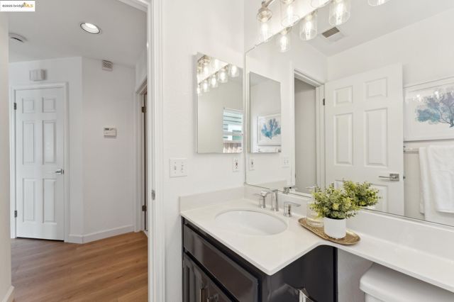 102 Waterview Dr, Richmond, CA 94804