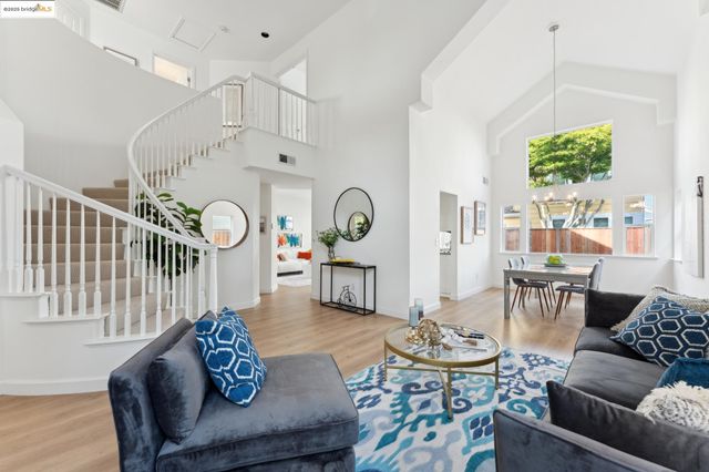 102 Waterview Dr, Richmond, CA 94804