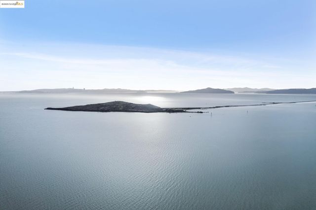 102 Waterview Dr, Richmond, CA 94804