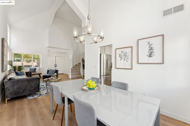 102 Waterview Dr, Richmond, CA 94804