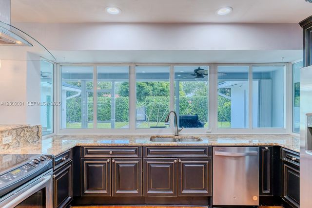 5012 Grant St, Hollywood, FL 33021