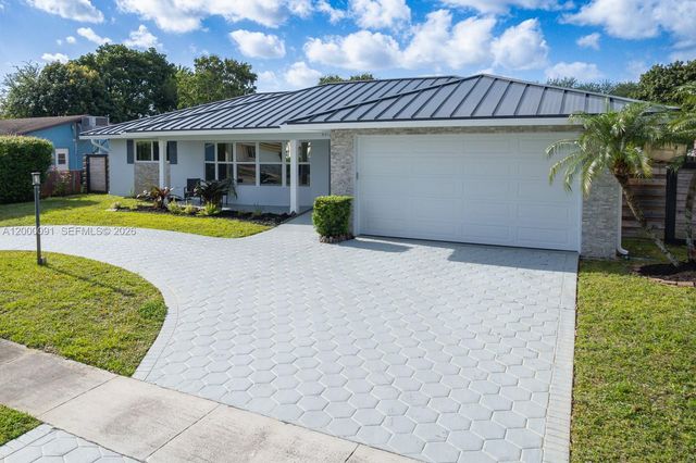 5012 Grant St, Hollywood, FL 33021