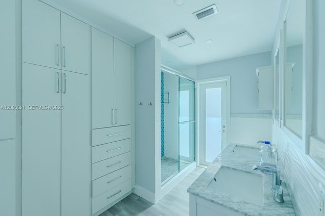 5012 Grant St, Hollywood, FL 33021