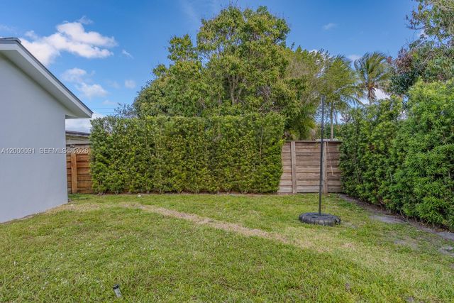 5012 Grant St, Hollywood, FL 33021