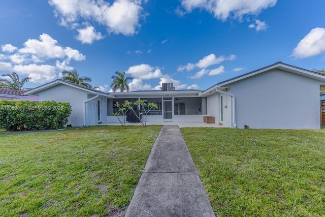 5012 Grant St, Hollywood, FL 33021