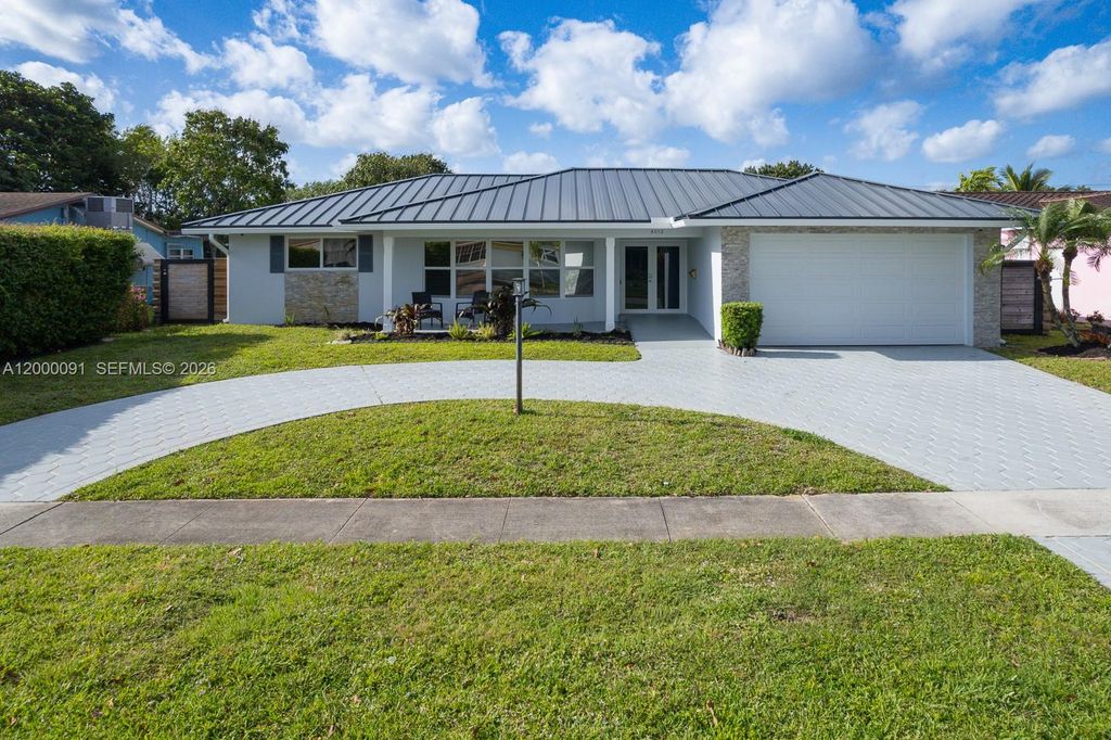 5012 Grant St, Hollywood, FL 33021