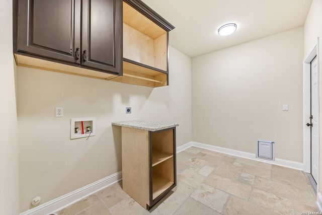 719 Backdrop, San Antonio, TX 78260