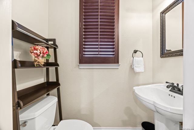 719 Backdrop, San Antonio, TX 78260