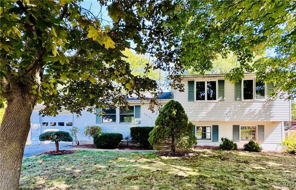 8268 Carnation Drive, Clay, NY 13027