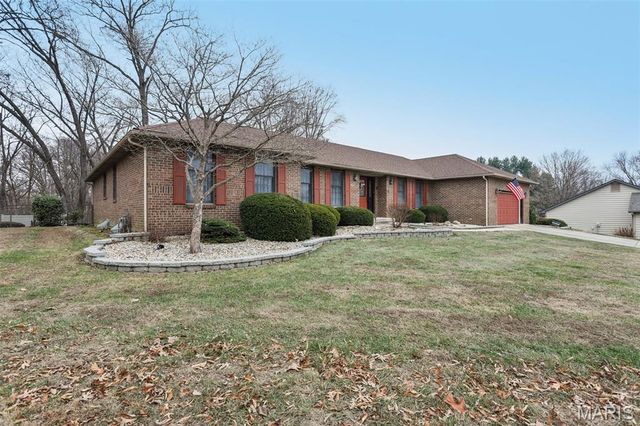 4 Cedar Point, Collinsville, IL 62234