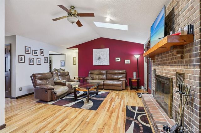 4 Cedar Point, Collinsville, IL 62234