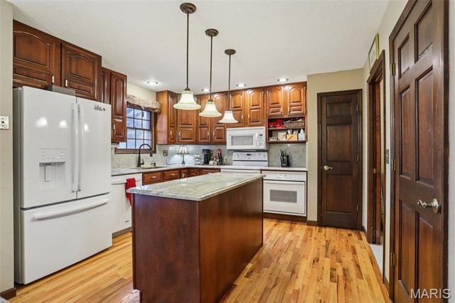 4 Cedar Point, Collinsville, IL 62234