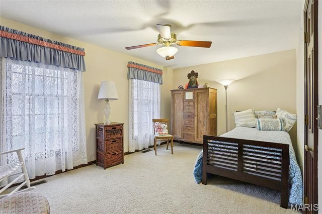 4 Cedar Point, Collinsville, IL 62234