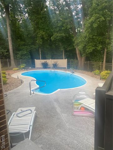 4 Cedar Point, Collinsville, IL 62234