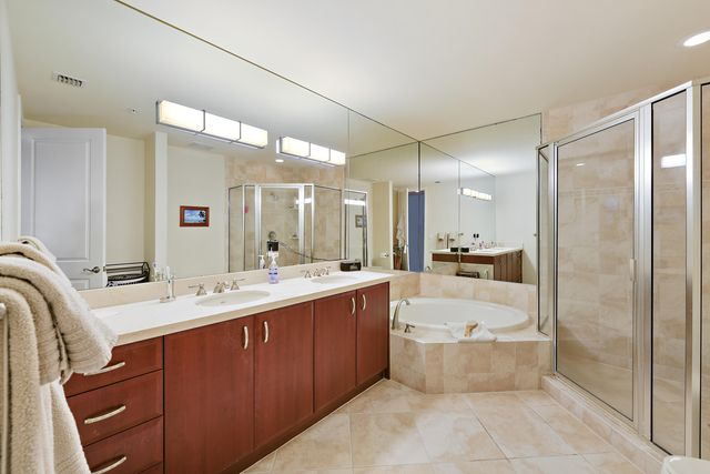 403 S SAPODILLA Avenue 817, West Palm Beach, FL 33401