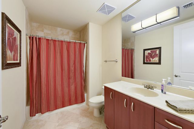403 S SAPODILLA Avenue 817, West Palm Beach, FL 33401