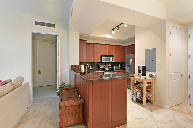 403 S SAPODILLA Avenue 817, West Palm Beach, FL 33401
