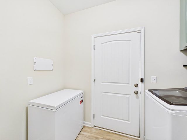 129 Wood Hill Drive, Smiths Station, AL 36877
