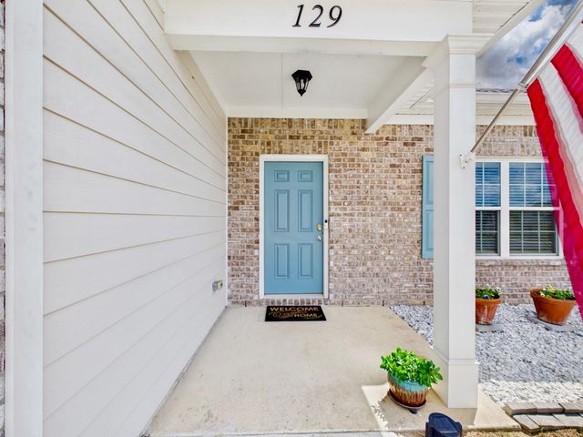 129 Wood Hill Drive, Smiths Station, AL 36877