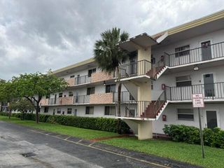 6005 Del Lago Circle 305, Sunrise, FL 33313