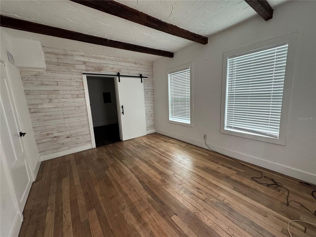 Image 20 of property listing at 812 TROPICAL DRIVE, Bradenton, FL 34208