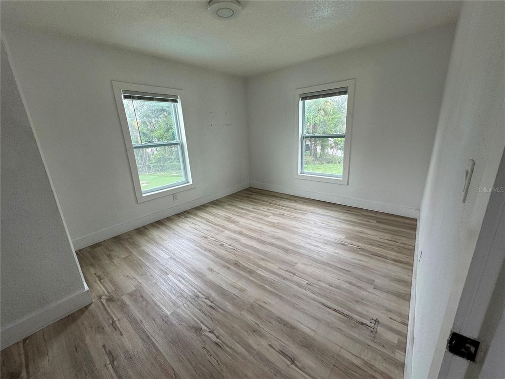 Image 23 of property listing at 812 TROPICAL DRIVE, Bradenton, FL 34208