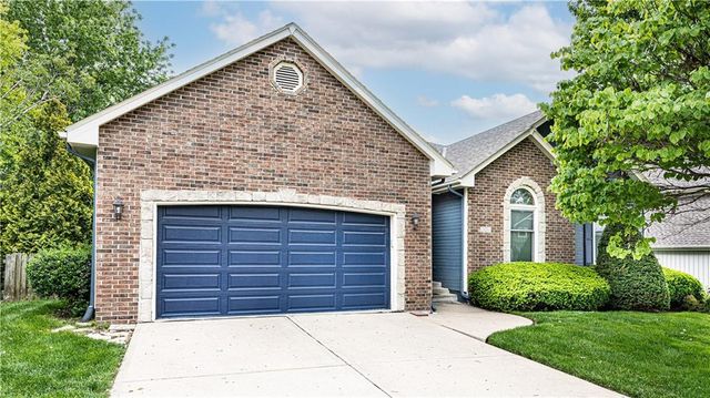 204 SE Carolina Drive, Lee's Summit, MO 64063