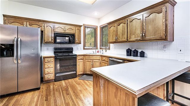 204 SE Carolina Drive, Lee's Summit, MO 64063