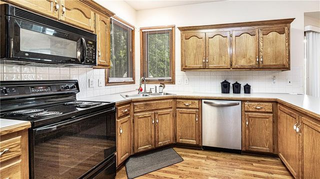 204 SE Carolina Drive, Lee's Summit, MO 64063