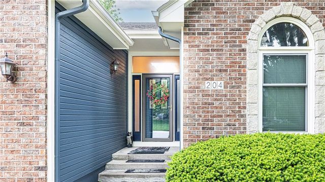 204 SE Carolina Drive, Lee's Summit, MO 64063