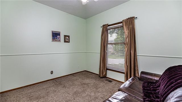 204 SE Carolina Drive, Lee's Summit, MO 64063