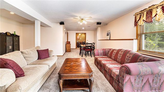 204 SE Carolina Drive, Lee's Summit, MO 64063