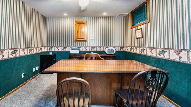 204 SE Carolina Drive, Lee's Summit, MO 64063