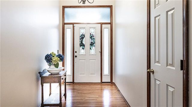 204 SE Carolina Drive, Lee's Summit, MO 64063