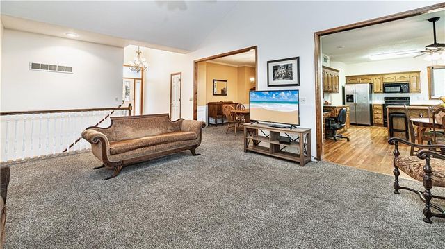 204 SE Carolina Drive, Lee's Summit, MO 64063