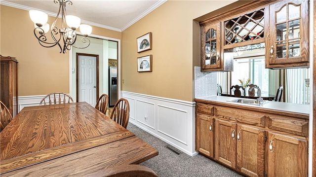 204 SE Carolina Drive, Lee's Summit, MO 64063