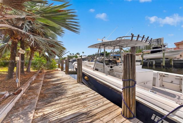 2472 SE 13th Court, Pompano Beach, FL 33062