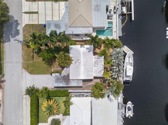 2472 SE 13th Court, Pompano Beach, FL 33062