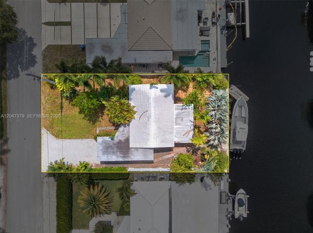 2472 SE 13th Court, Pompano Beach, FL 33062