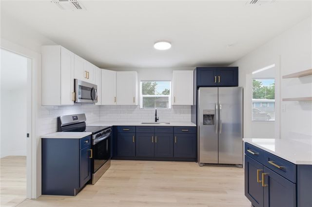7924 DAHLIA AVENUE, Tampa, FL 33619