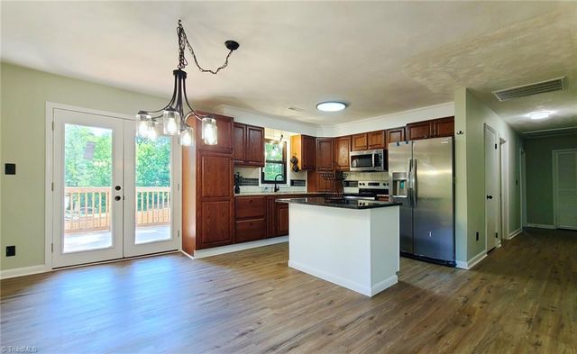 4665 Hildebrand Drive, Winston-salem, NC 27106