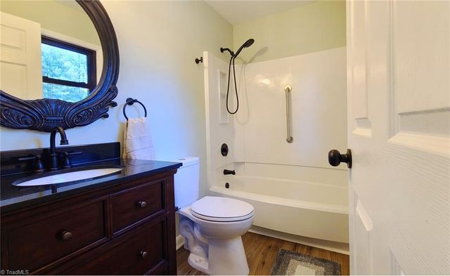 4665 Hildebrand Drive, Winston-salem, NC 27106