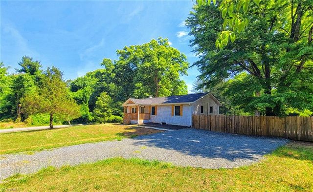 4665 Hildebrand Drive, Winston-salem, NC 27106