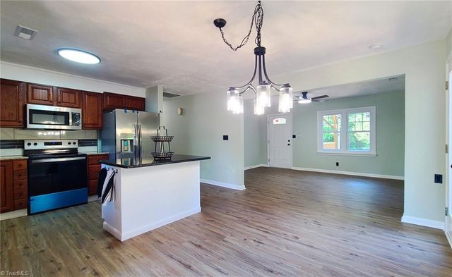 4665 Hildebrand Drive, Winston-salem, NC 27106